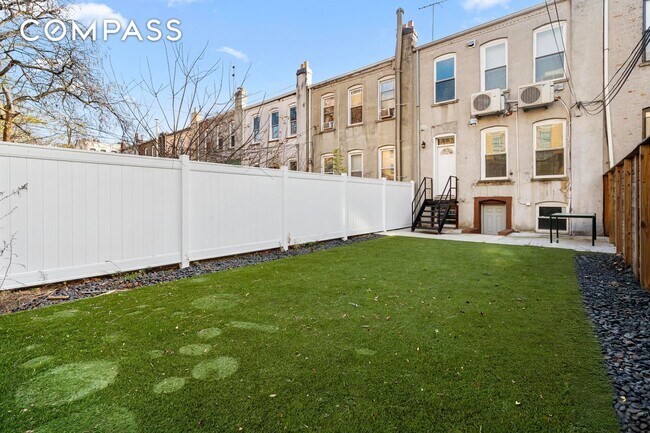 Building Photo - 1143 St Marks Ave