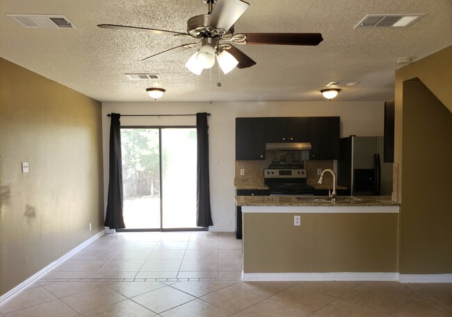 Building Photo - 7915 Ruby Meadow