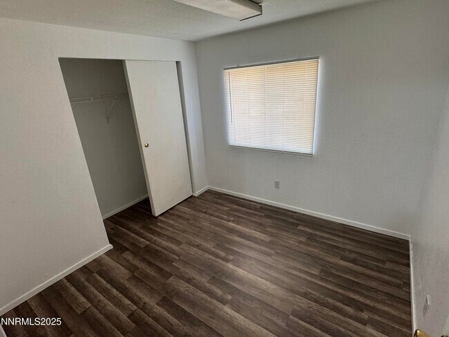 Building Photo - 2775 Snapdragon Wy