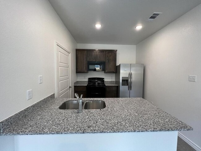 Building Photo - 113 Wind Ridge Dr