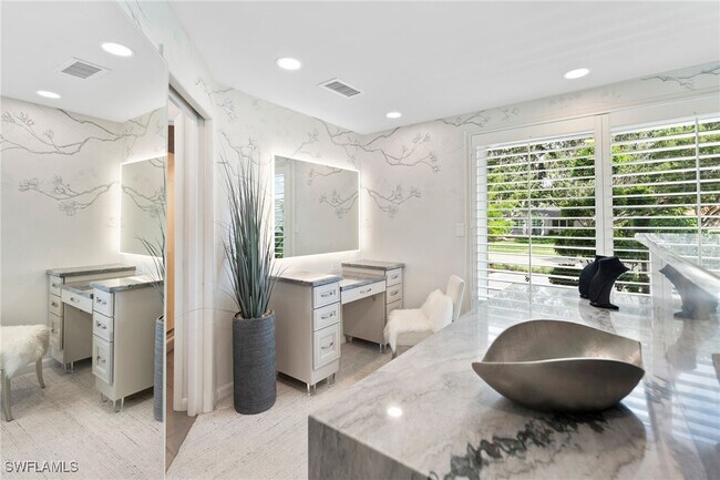 Building Photo - 3737 Crayton Rd