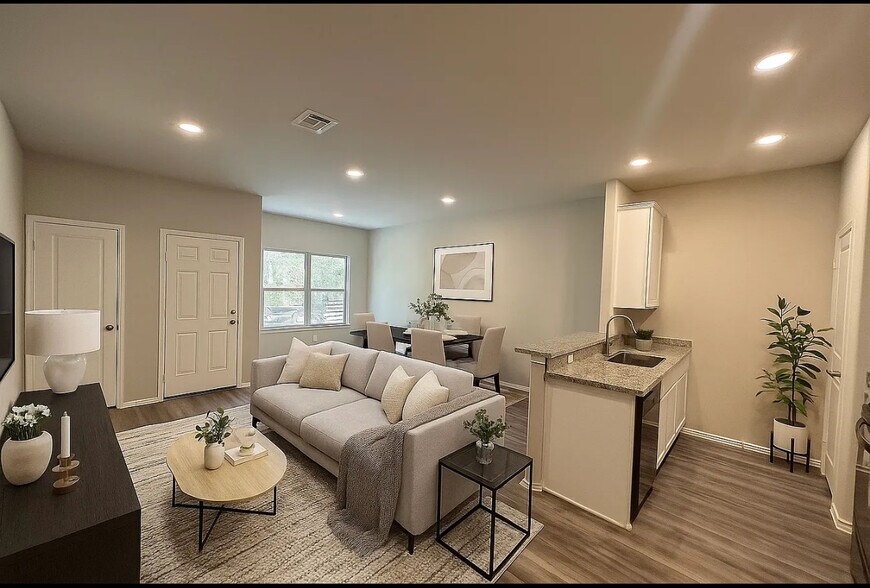 Building Photo - 1149 Southwood Dr
