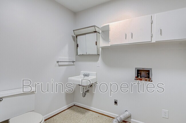 Building Photo - 805 Trenton St