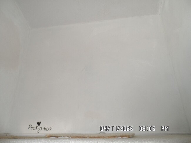 Building Photo - 3 Bedrooms, 2 Bathrooms, approx. 1392 sq. ft., 2 Car Garage, Covered Patio, Fenced, Play house,