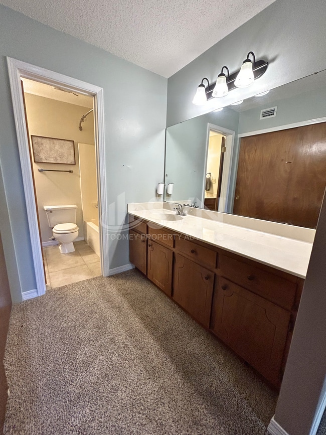 Building Photo - 200 Parma Dr