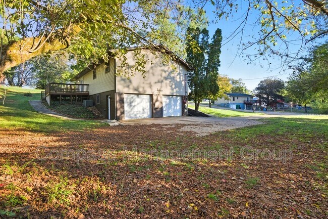 Building Photo - 7800 Temple Acres Dr