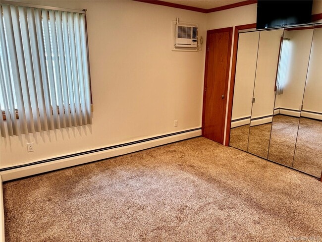 Building Photo - 12 Elves Ln