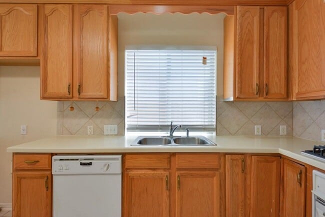 Building Photo - 13552 Anarosa Loop