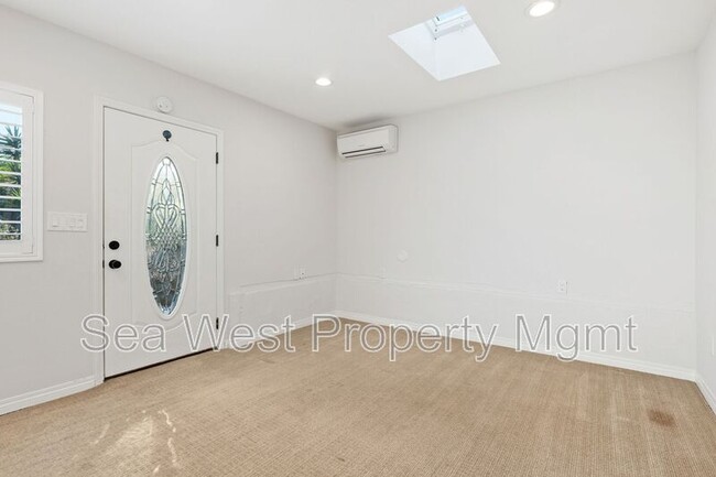 Building Photo - 3267 Bernardo Ln