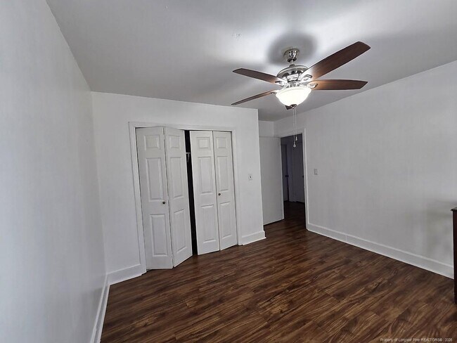 Building Photo - 1008 Hope Mills Rd