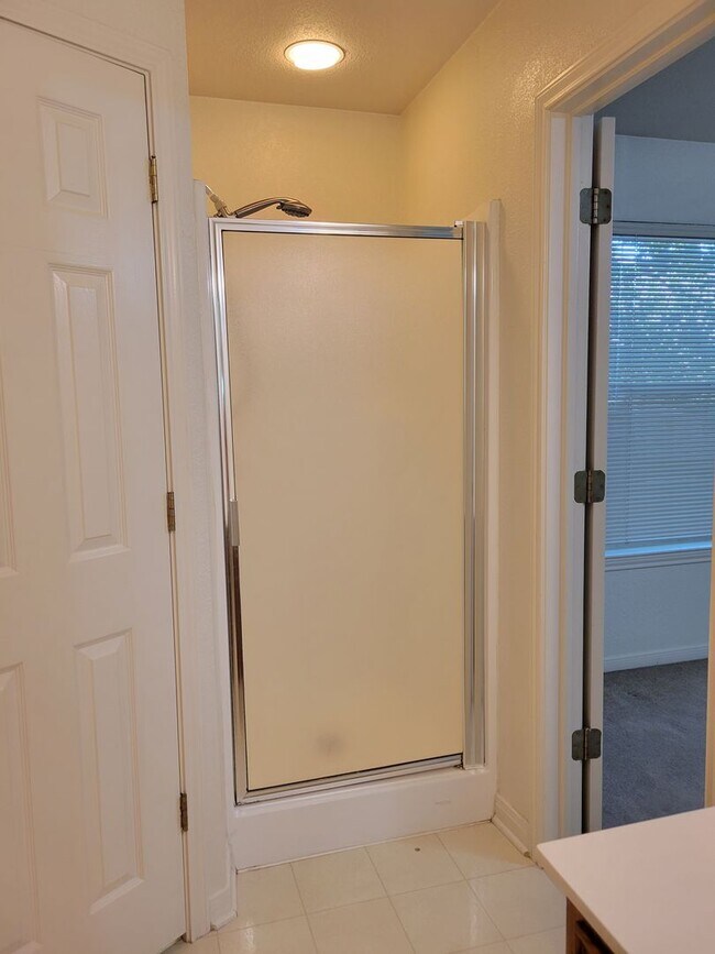 Building Photo - 4 BR 2 Bath Next to Harker Heights Communi...