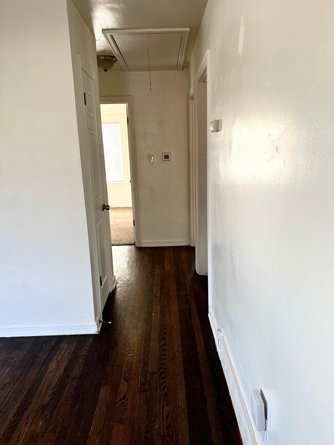 Building Photo - 610 Kent Dr