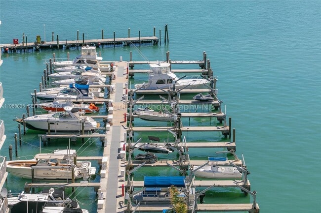 Building Photo - 7601 E Treasure Dr