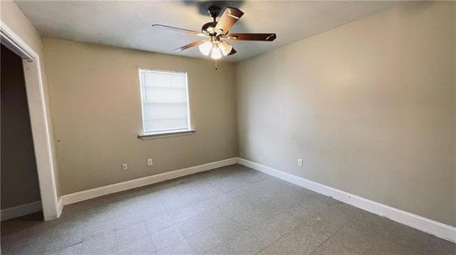 Building Photo - 924 E Monterey Ct