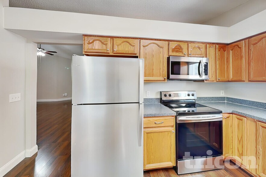 Building Photo - 1115 Hardwood Dr