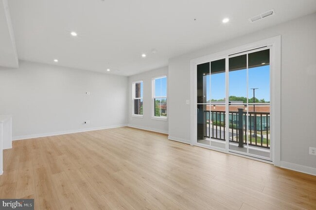 Building Photo - 14421 Albemarle Point Pl