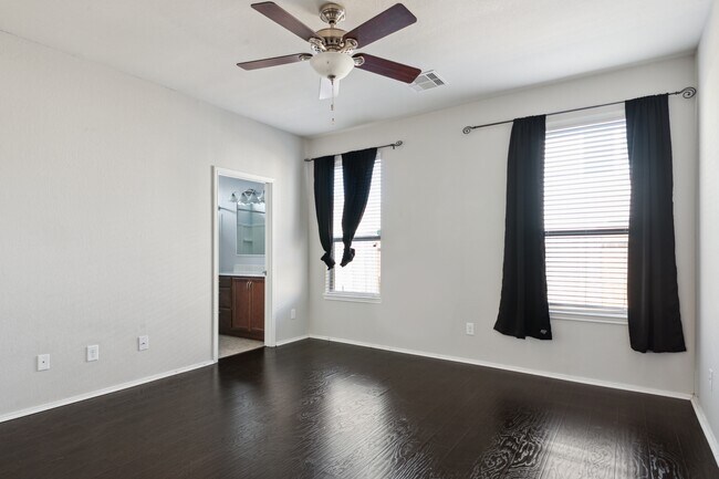 Building Photo - 1819 Killiney Ct