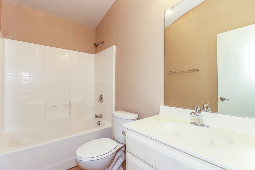 Building Photo - 6440 Regina Dr