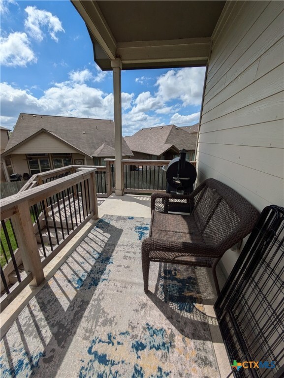 Building Photo - 892 Maple Dr