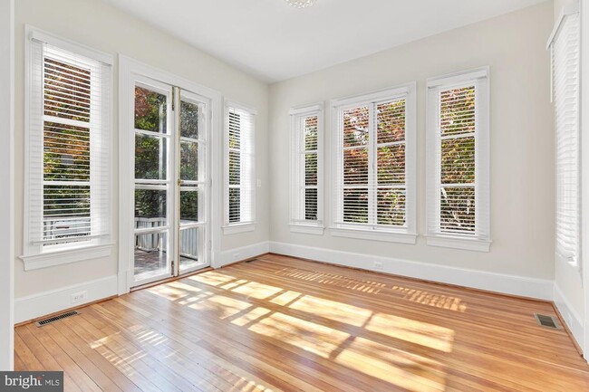 Building Photo - 4201 Bradley Ln