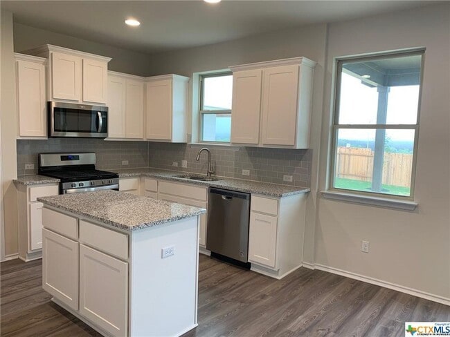 Building Photo - 161 Gray Wolf Dr