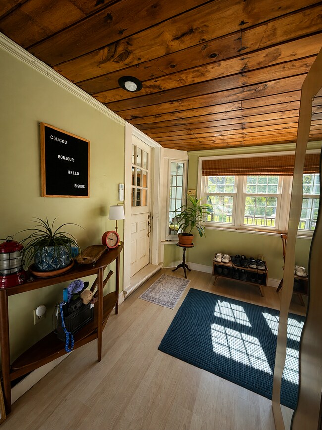 Building Photo - 33 Northwood Dr