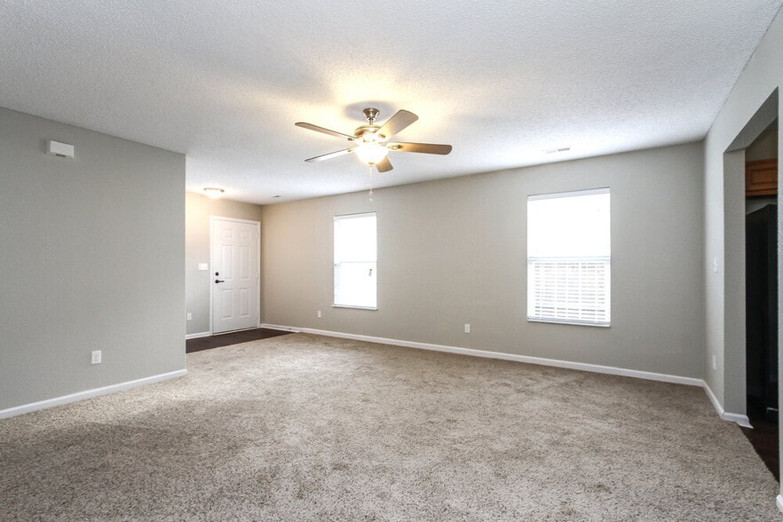 Building Photo - 652 Locust Grove Ln