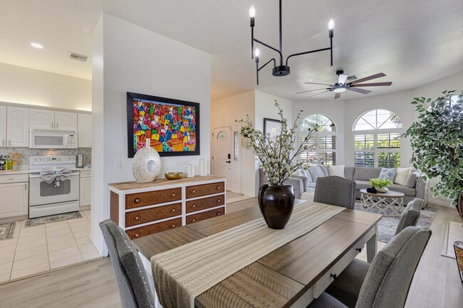 Building Photo - 533 SE 21st Ave