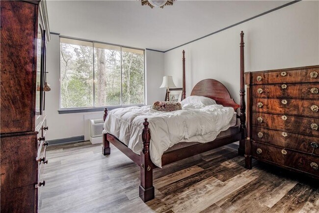 Building Photo - 2637 Peachtree Rd NE