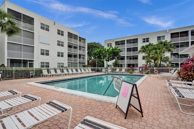 Building Photo - 1541 S Ocean Blvd