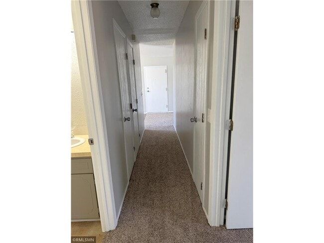 Building Photo - 880 E 6th St