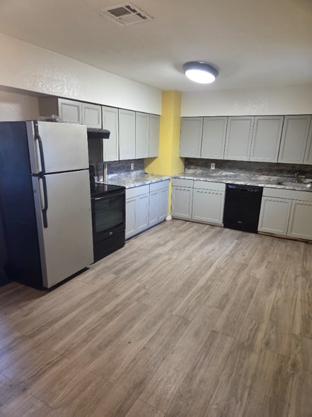 Building Photo - 1449 N Ronald Reagan Blvd