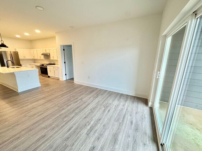 Building Photo - Beautiful NEW 2-Bed, 2- Bath Apartment in Rock Hill!