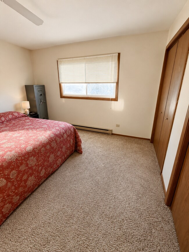 Building Photo - 1040 Terrace Dr