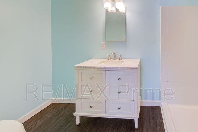 Building Photo - 321 Patrician Dr