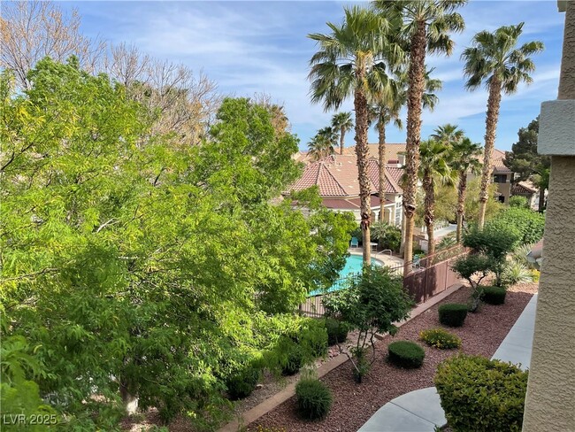 Building Photo - 5855 Valley Dr