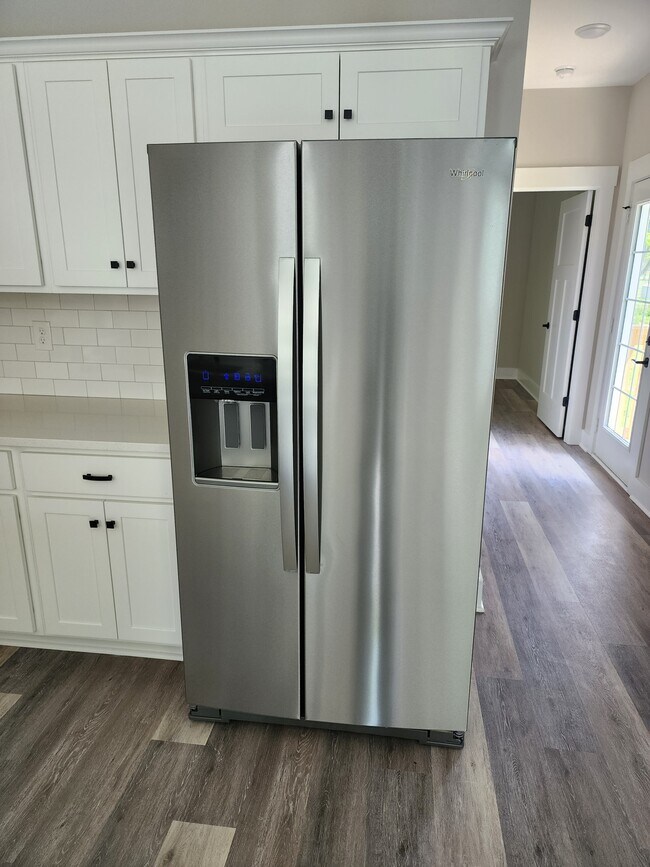 Building Photo - 717 Perrigan Ln