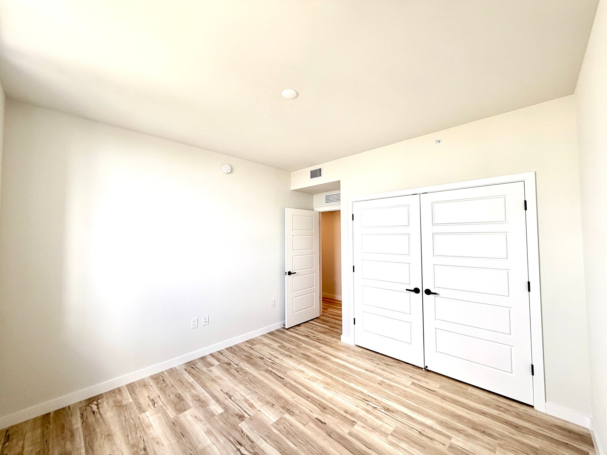 Building Photo - 452 SW 2nd St