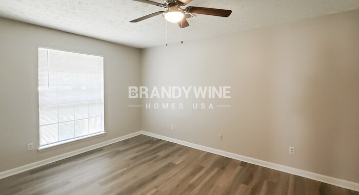 Building Photo - 281 Independence Dr