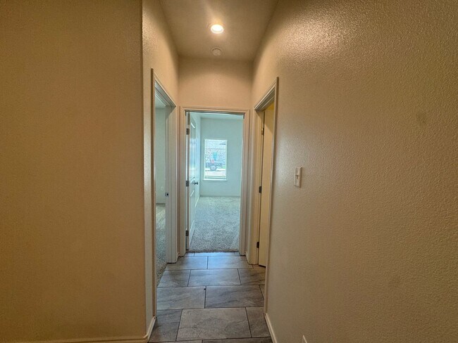 Building Photo - 3Bed/ 2Bath Available Now- in Lubbock coop...