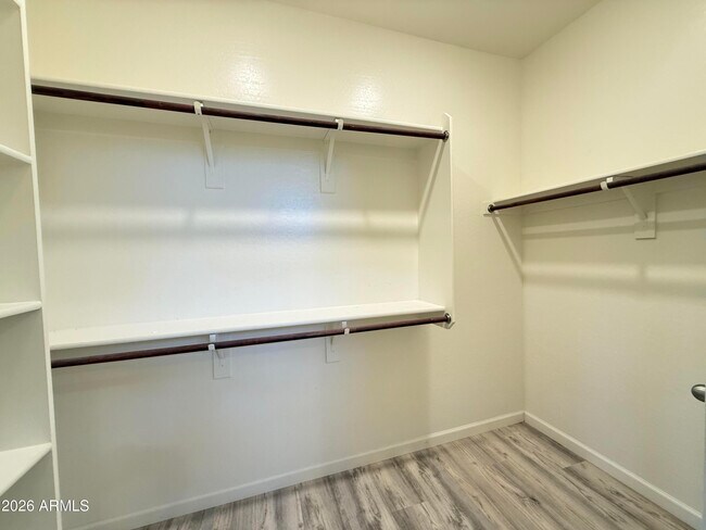 Building Photo - 2372 E Dust Devil Dr