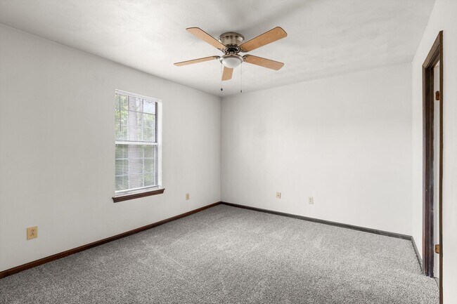 Building Photo - Greenbrier Living Near Shopping, Dining & Major Chesapeake Conveniences at this COMPLETELY REHABB...