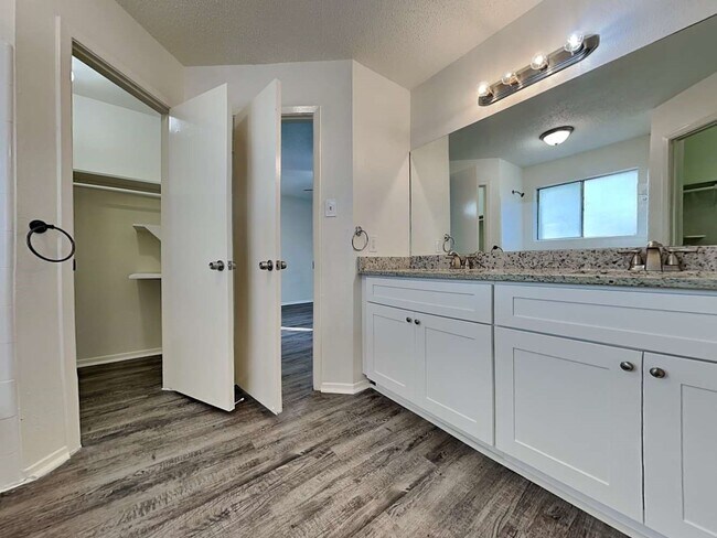 Building Photo - 16811 Tranquil Dr