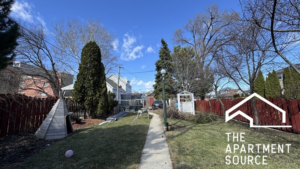 Building Photo - 5536 W Windsor Ave