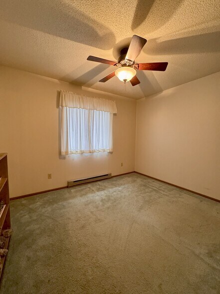 Building Photo - 1411 Devney Dr