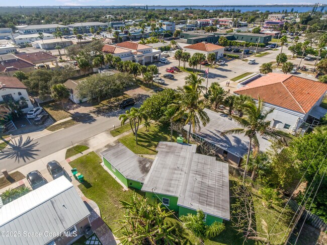 Building Photo - 206 4th Ave