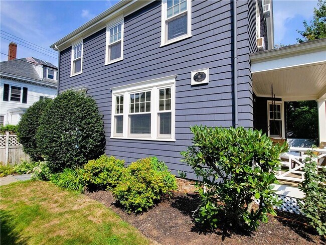 Building Photo - 60 Prairie Ave