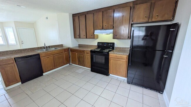 Building Photo - 8264 Continental Dr