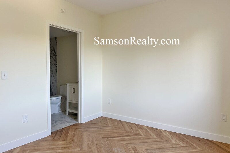 Building Photo - 165 Gano St