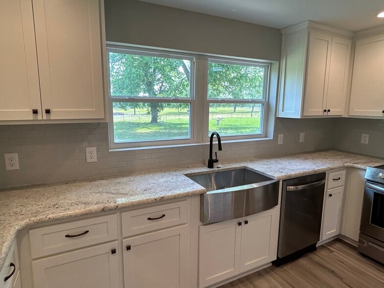 Building Photo - 57 Vanceville County Line Rd